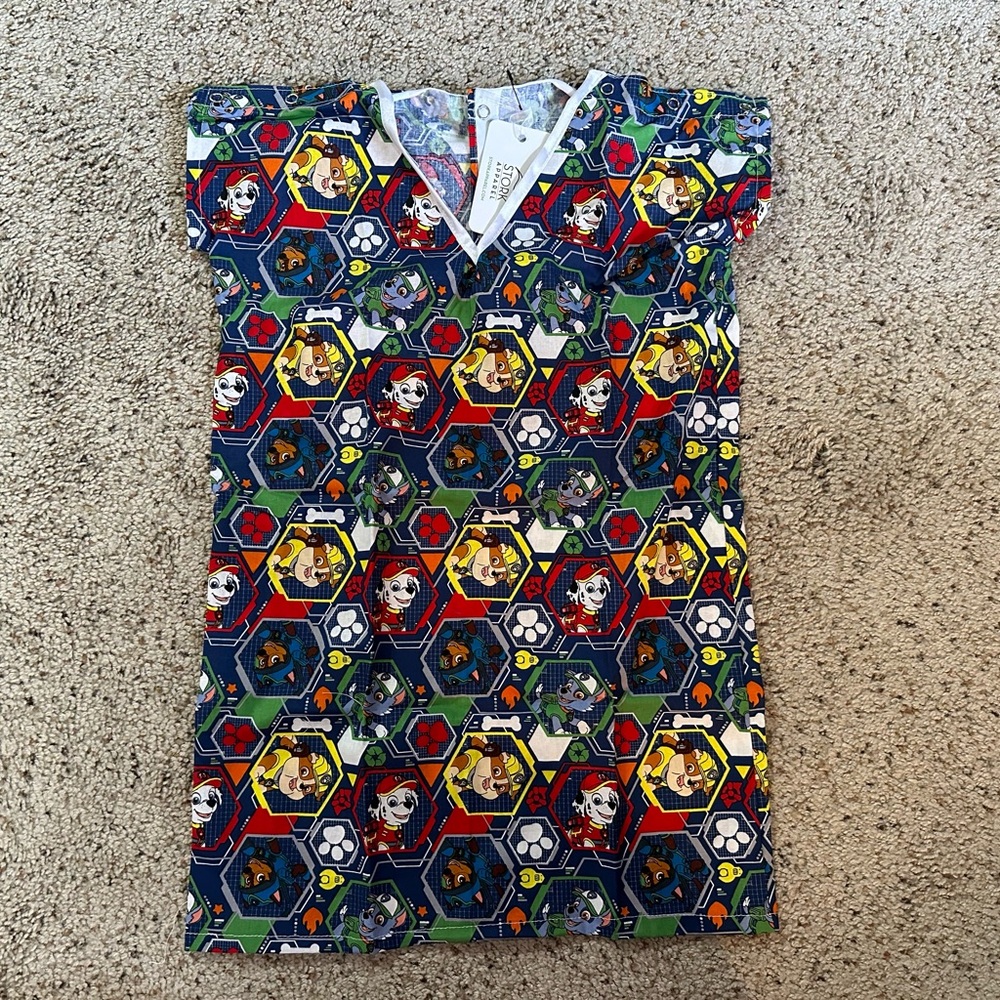 NWT 5T Hospital Gown